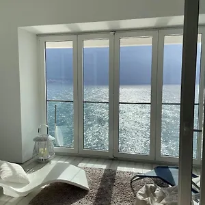 First Row To The Sea Apartment